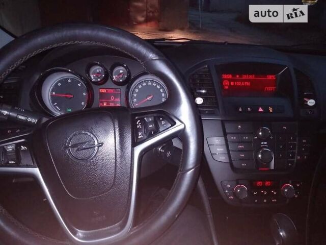 Серый Опель Инсигния, объемом двигателя 1.96 л и пробегом 370 тыс. км за 9000 $, фото 14 на Automoto.ua