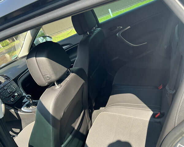 Серый Опель Инсигния, объемом двигателя 2 л и пробегом 213 тыс. км за 8950 $, фото 79 на Automoto.ua