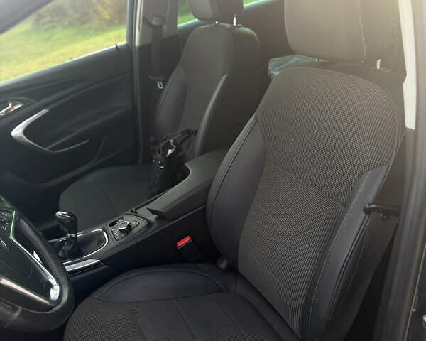 Серый Опель Инсигния, объемом двигателя 2 л и пробегом 213 тыс. км за 8950 $, фото 118 на Automoto.ua