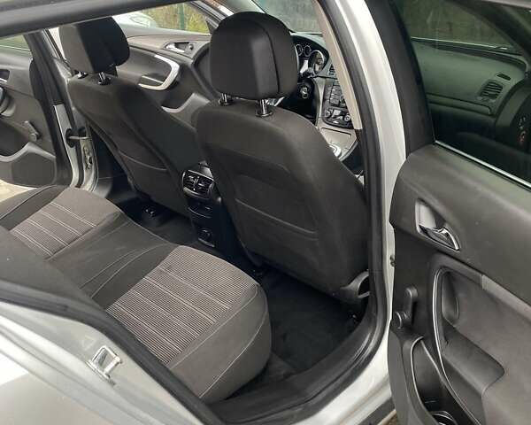 Сірий Опель Інсігнія, об'ємом двигуна 1.96 л та пробігом 231 тис. км за 7700 $, фото 12 на Automoto.ua