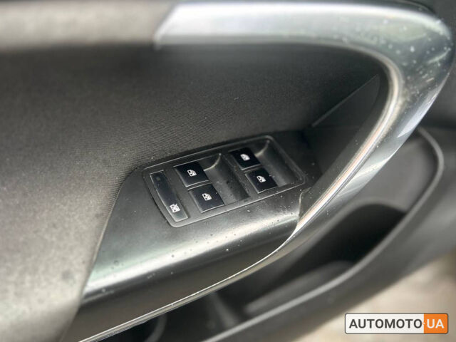 Серый Опель Инсигния, объемом двигателя 1.4 л и пробегом 188 тыс. км за 6500 $, фото 7 на Automoto.ua