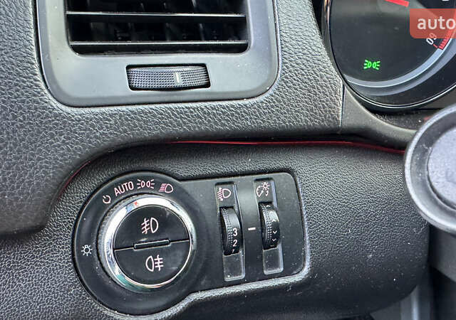 Серый Опель Инсигния, объемом двигателя 2 л и пробегом 292 тыс. км за 7300 $, фото 16 на Automoto.ua