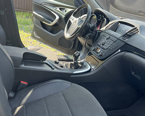 Серый Опель Инсигния, объемом двигателя 2 л и пробегом 213 тыс. км за 9700 $, фото 69 на Automoto.ua