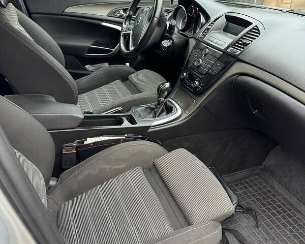 Серый Опель Инсигния, объемом двигателя 1.96 л и пробегом 234 тыс. км за 7700 $, фото 9 на Automoto.ua