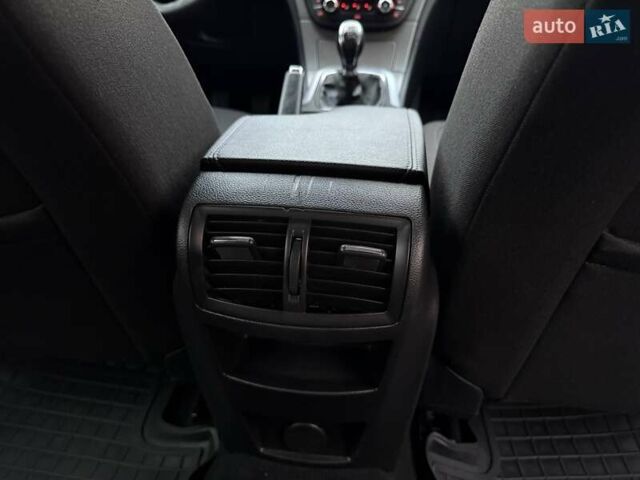 Сірий Опель Інсігнія, об'ємом двигуна 1.96 л та пробігом 251 тис. км за 7300 $, фото 59 на Automoto.ua