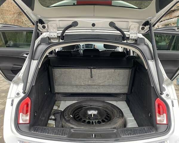 Сірий Опель Інсігнія, об'ємом двигуна 1.96 л та пробігом 231 тис. км за 7700 $, фото 8 на Automoto.ua