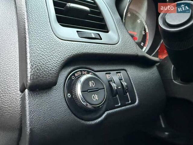 Сірий Опель Інсігнія, об'ємом двигуна 1.96 л та пробігом 251 тис. км за 7300 $, фото 67 на Automoto.ua