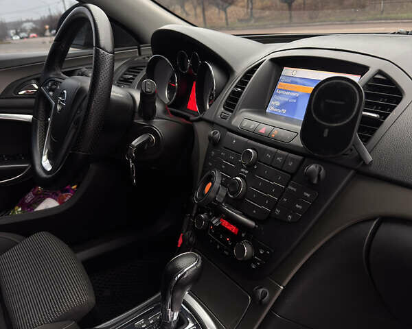 Серый Опель Инсигния, объемом двигателя 2.01 л и пробегом 224 тыс. км за 8888 $, фото 16 на Automoto.ua