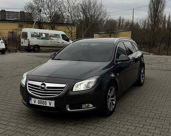 Серый Опель Инсигния, объемом двигателя 2.01 л и пробегом 224 тыс. км за 8888 $, фото 3 на Automoto.ua