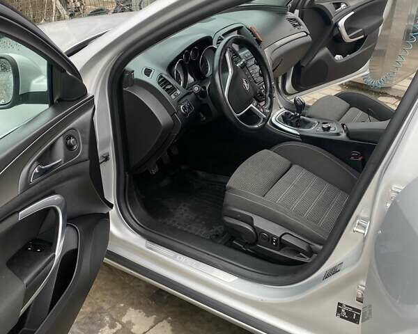 Сірий Опель Інсігнія, об'ємом двигуна 1.96 л та пробігом 231 тис. км за 7700 $, фото 4 на Automoto.ua