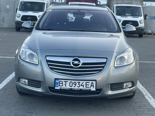Серый Опель Инсигния, объемом двигателя 1.4 л и пробегом 135 тыс. км за 6700 $, фото 1 на Automoto.ua