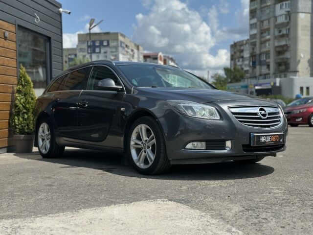Серый Опель Инсигния, объемом двигателя 2 л и пробегом 270 тыс. км за 7800 $, фото 3 на Automoto.ua