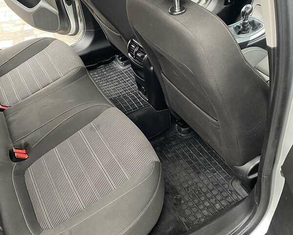 Сірий Опель Інсігнія, об'ємом двигуна 1.96 л та пробігом 231 тис. км за 7700 $, фото 5 на Automoto.ua