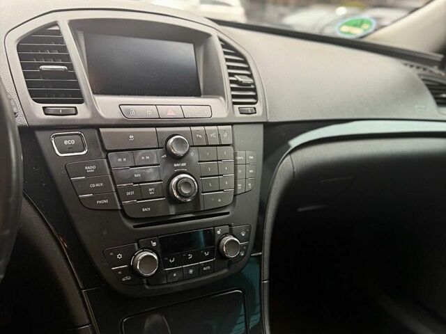 Серый Опель Инсигния, объемом двигателя 2 л и пробегом 212 тыс. км за 9700 $, фото 5 на Automoto.ua