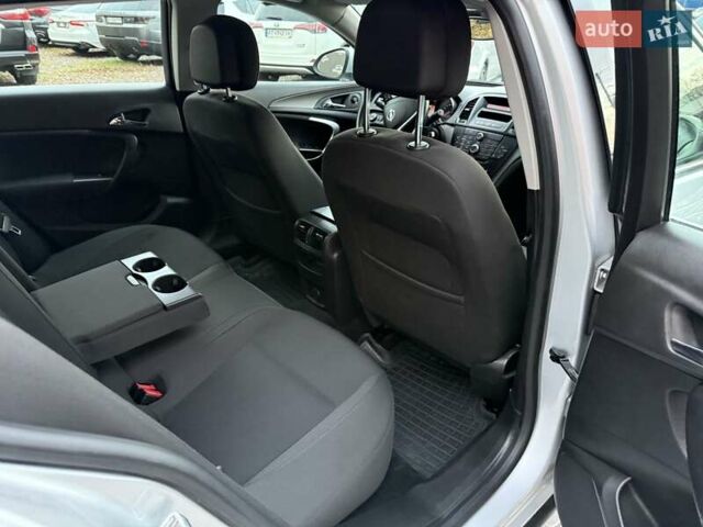 Сірий Опель Інсігнія, об'ємом двигуна 1.96 л та пробігом 251 тис. км за 7300 $, фото 48 на Automoto.ua