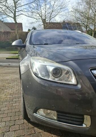 Серый Опель Инсигния, объемом двигателя 1.96 л и пробегом 324 тыс. км за 9000 $, фото 9 на Automoto.ua