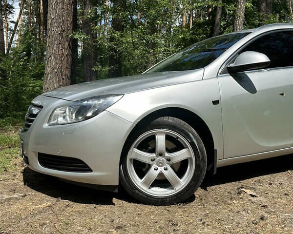 Сірий Опель Інсігнія, об'ємом двигуна 1.96 л та пробігом 252 тис. км за 8700 $, фото 3 на Automoto.ua