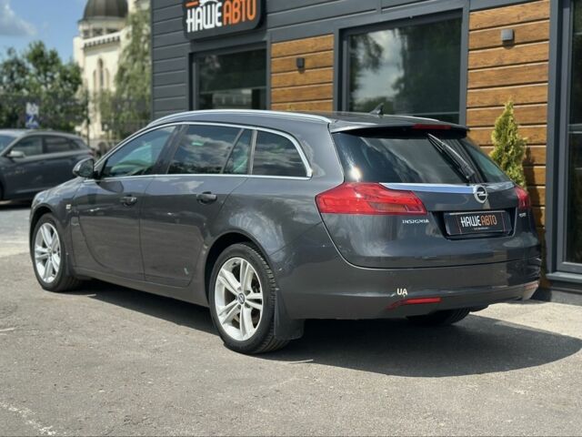 Серый Опель Инсигния, объемом двигателя 2 л и пробегом 270 тыс. км за 7800 $, фото 5 на Automoto.ua