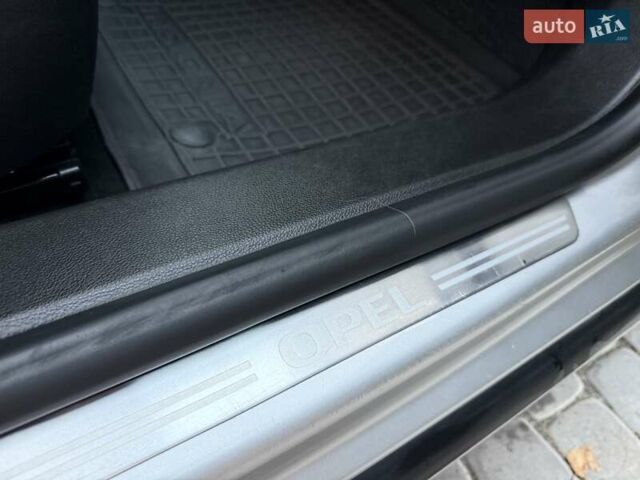 Сірий Опель Інсігнія, об'ємом двигуна 1.96 л та пробігом 251 тис. км за 7300 $, фото 54 на Automoto.ua