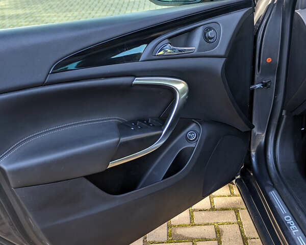 Сірий Опель Інсігнія, об'ємом двигуна 1.96 л та пробігом 225 тис. км за 9999 $, фото 8 на Automoto.ua