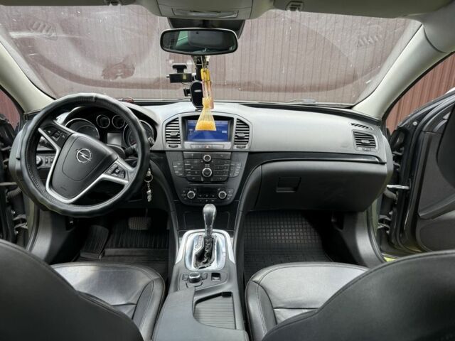 Серый Опель Инсигния, объемом двигателя 2 л и пробегом 301 тыс. км за 7000 $, фото 6 на Automoto.ua