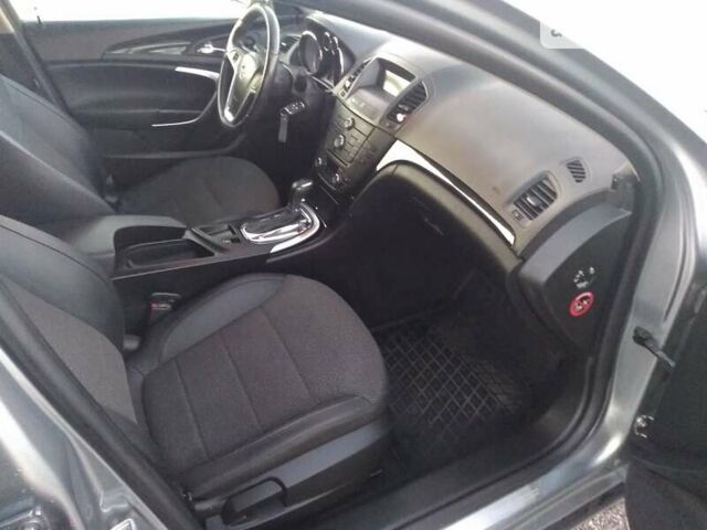 Серый Опель Инсигния, объемом двигателя 1.96 л и пробегом 370 тыс. км за 9000 $, фото 5 на Automoto.ua