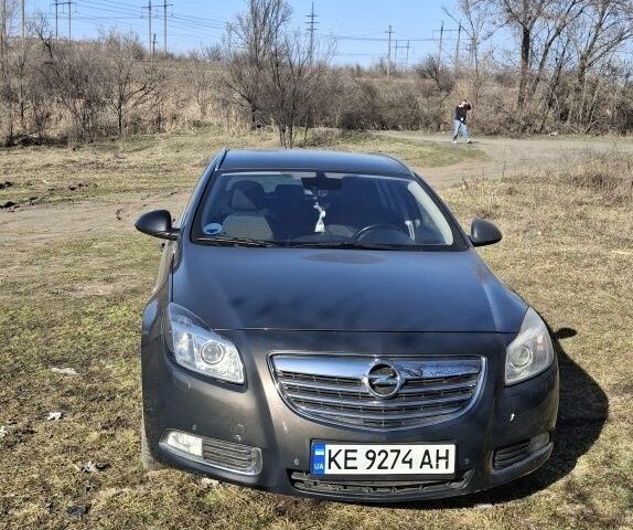 Сірий Опель Інсігнія, об'ємом двигуна 2 л та пробігом 185 тис. км за 7000 $, фото 1 на Automoto.ua