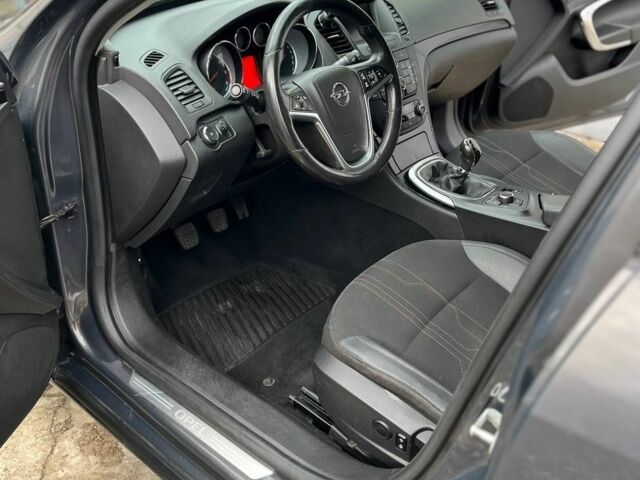 Серый Опель Инсигния, объемом двигателя 2 л и пробегом 450 тыс. км за 8000 $, фото 14 на Automoto.ua