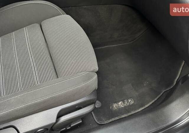 Серый Опель Инсигния, объемом двигателя 2 л и пробегом 292 тыс. км за 8300 $, фото 25 на Automoto.ua