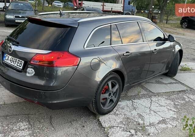 Сірий Опель Інсігнія, об'ємом двигуна 2 л та пробігом 288 тис. км за 7999 $, фото 4 на Automoto.ua