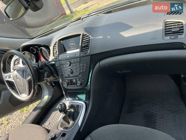 Серый Опель Инсигния, объемом двигателя 2 л и пробегом 213 тыс. км за 9700 $, фото 71 на Automoto.ua