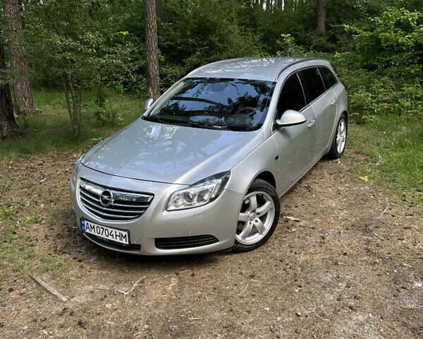 Сірий Опель Інсігнія, об'ємом двигуна 1.96 л та пробігом 252 тис. км за 8700 $, фото 6 на Automoto.ua