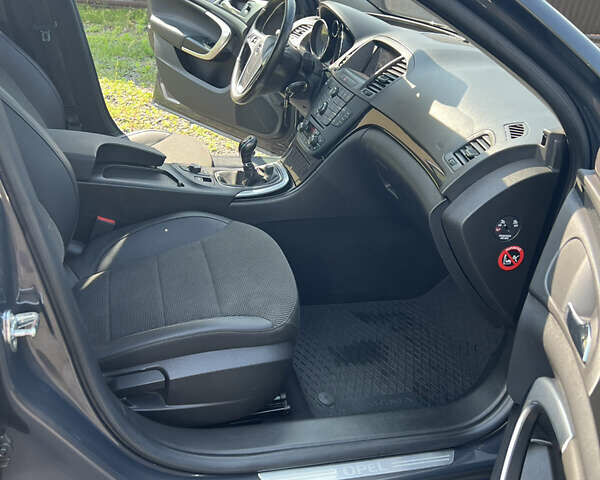 Серый Опель Инсигния, объемом двигателя 2 л и пробегом 213 тыс. км за 8950 $, фото 80 на Automoto.ua