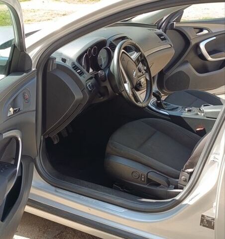 Серый Опель Инсигния, объемом двигателя 1.96 л и пробегом 227 тыс. км за 8200 $, фото 12 на Automoto.ua