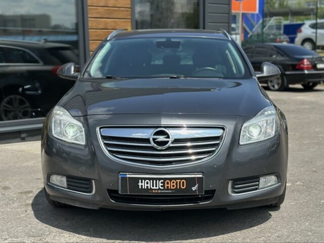 Серый Опель Инсигния, объемом двигателя 2 л и пробегом 270 тыс. км за 7800 $, фото 2 на Automoto.ua