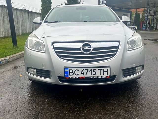 Сірий Опель Інсігнія, об'ємом двигуна 2 л та пробігом 34700 тис. км за 8200 $, фото 1 на Automoto.ua