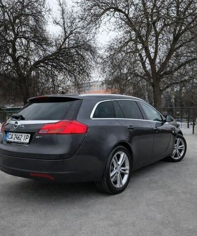 Серый Опель Инсигния, объемом двигателя 1.96 л и пробегом 256 тыс. км за 8800 $, фото 1 на Automoto.ua