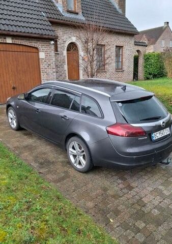 Серый Опель Инсигния, объемом двигателя 1.96 л и пробегом 324 тыс. км за 9000 $, фото 12 на Automoto.ua