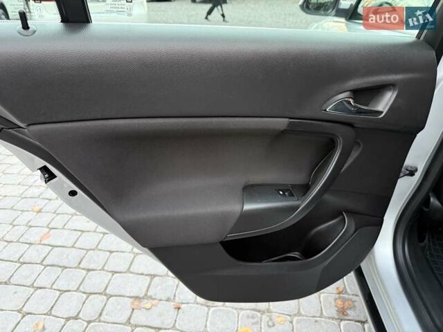 Сірий Опель Інсігнія, об'ємом двигуна 1.96 л та пробігом 251 тис. км за 7300 $, фото 43 на Automoto.ua