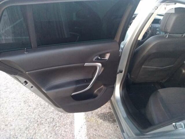 Серый Опель Инсигния, объемом двигателя 1.96 л и пробегом 370 тыс. км за 9000 $, фото 9 на Automoto.ua