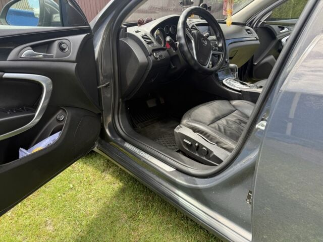 Серый Опель Инсигния, объемом двигателя 2 л и пробегом 301 тыс. км за 7000 $, фото 4 на Automoto.ua