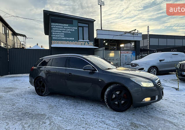 Серый Опель Инсигния, объемом двигателя 2 л и пробегом 293 тыс. км за 8500 $, фото 3 на Automoto.ua
