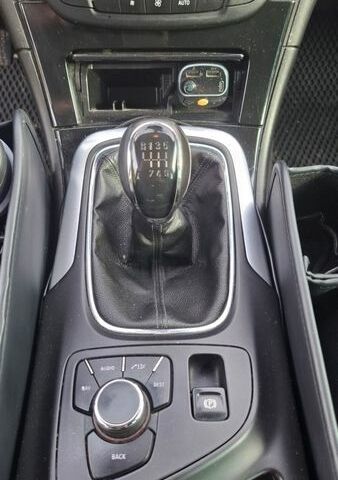 Серый Опель Инсигния, объемом двигателя 1.96 л и пробегом 324 тыс. км за 9000 $, фото 4 на Automoto.ua