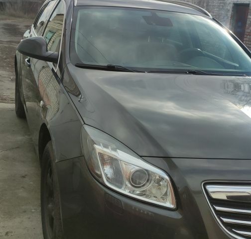 Серый Опель Инсигния, объемом двигателя 2 л и пробегом 450 тыс. км за 8000 $, фото 3 на Automoto.ua