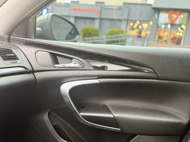 Серый Опель Инсигния, объемом двигателя 2 л и пробегом 212 тыс. км за 9700 $, фото 7 на Automoto.ua