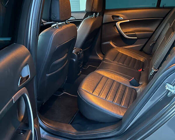 Серый Опель Инсигния, объемом двигателя 1.96 л и пробегом 300 тыс. км за 9000 $, фото 7 на Automoto.ua