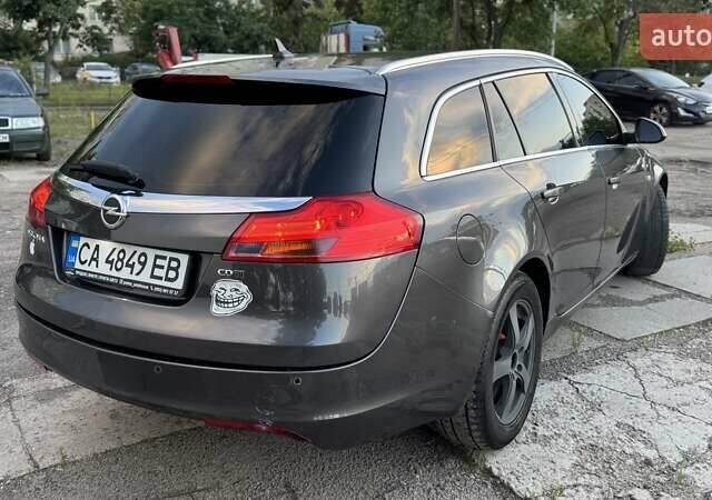 Сірий Опель Інсігнія, об'ємом двигуна 2 л та пробігом 288 тис. км за 7999 $, фото 5 на Automoto.ua