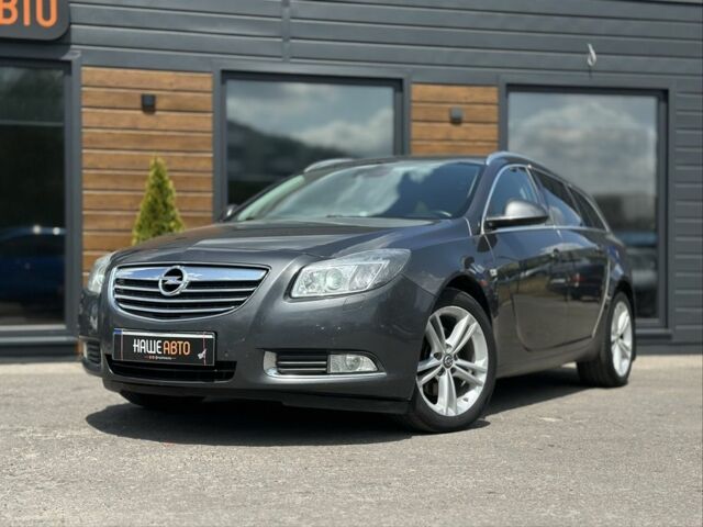 Серый Опель Инсигния, объемом двигателя 2 л и пробегом 270 тыс. км за 7800 $, фото 1 на Automoto.ua