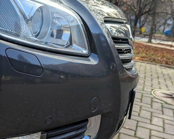 Сірий Опель Інсігнія, об'ємом двигуна 1.96 л та пробігом 225 тис. км за 9999 $, фото 15 на Automoto.ua