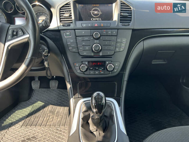 Серый Опель Инсигния, объемом двигателя 2 л и пробегом 213 тыс. км за 8950 $, фото 75 на Automoto.ua